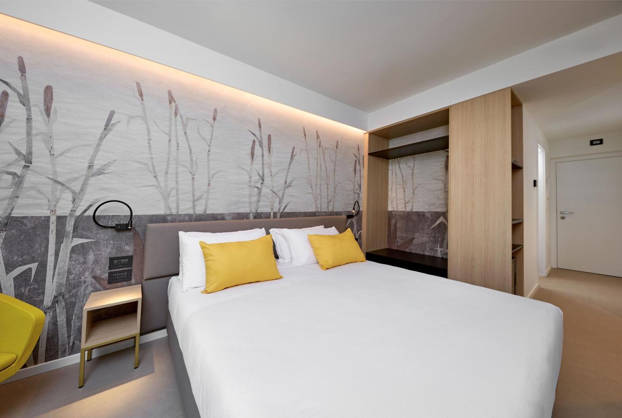 Hotel Royal Village Лимоне-суль-Гарда Экстерьер фото